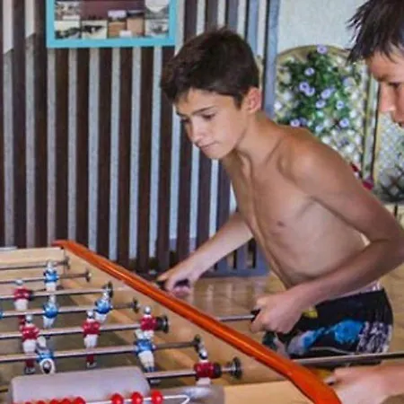 Mobil Avec Terrasse - 2 Chambres, Jusqu'a 5 Pers. - Api-1-52-623 캠프장 *