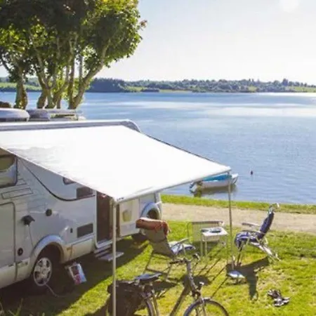 Mobil Avec Terrasse - 2 Chambres, Jusqu'a 5 Pers. - Api-1-52-623 캠프장