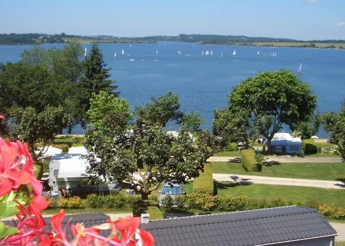 Mobil Avec Terrasse - 2 Chambres, Jusqu'a 5 Pers. - Api-1-52-623 Campsite